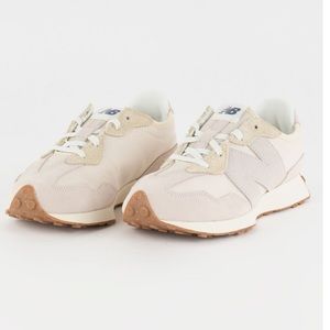 BRAND NEW! NEW BALANCE 327 women’s 7.5 / men’s 6
